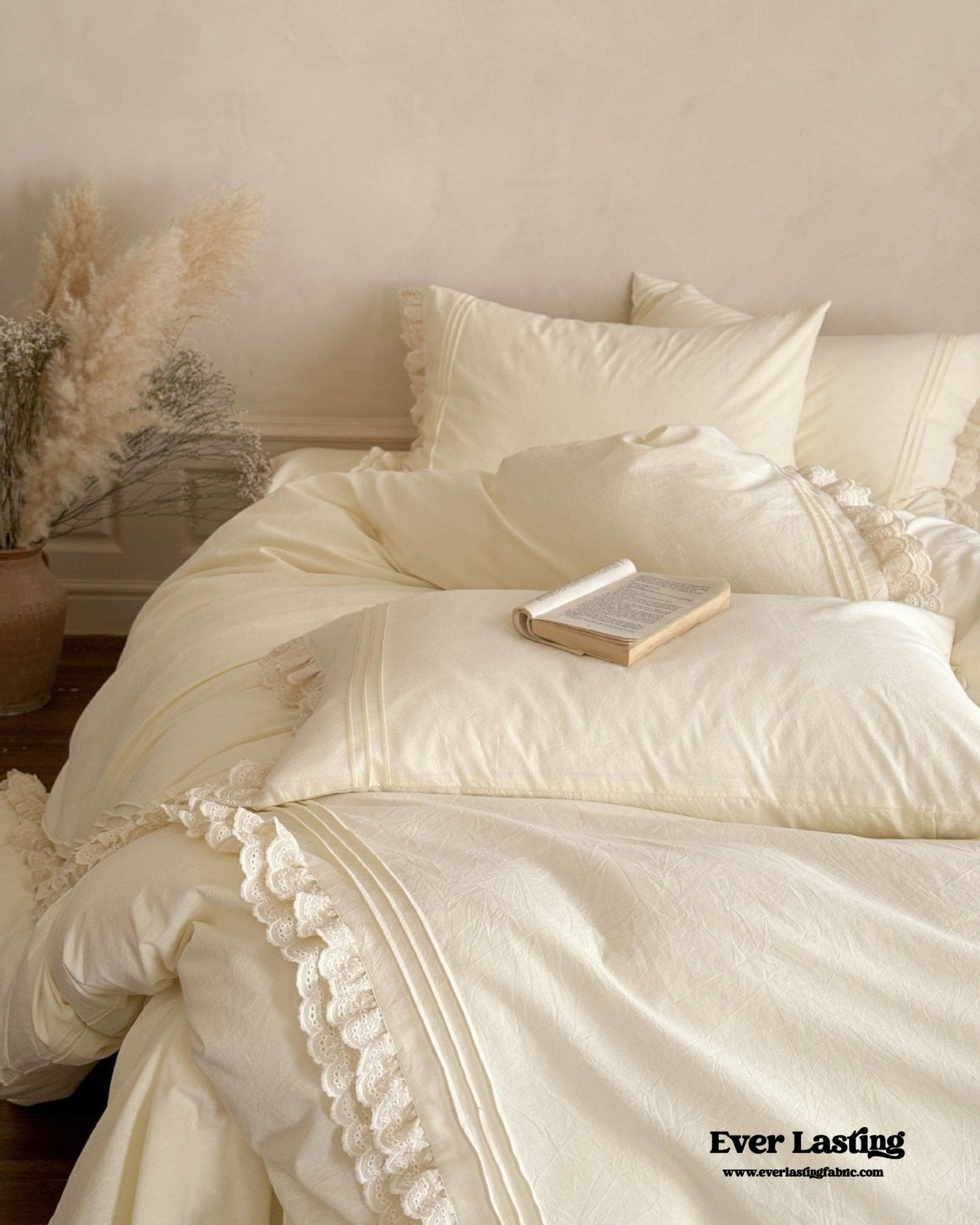 Accordion Pleated Lace Ruffled Bedding Set