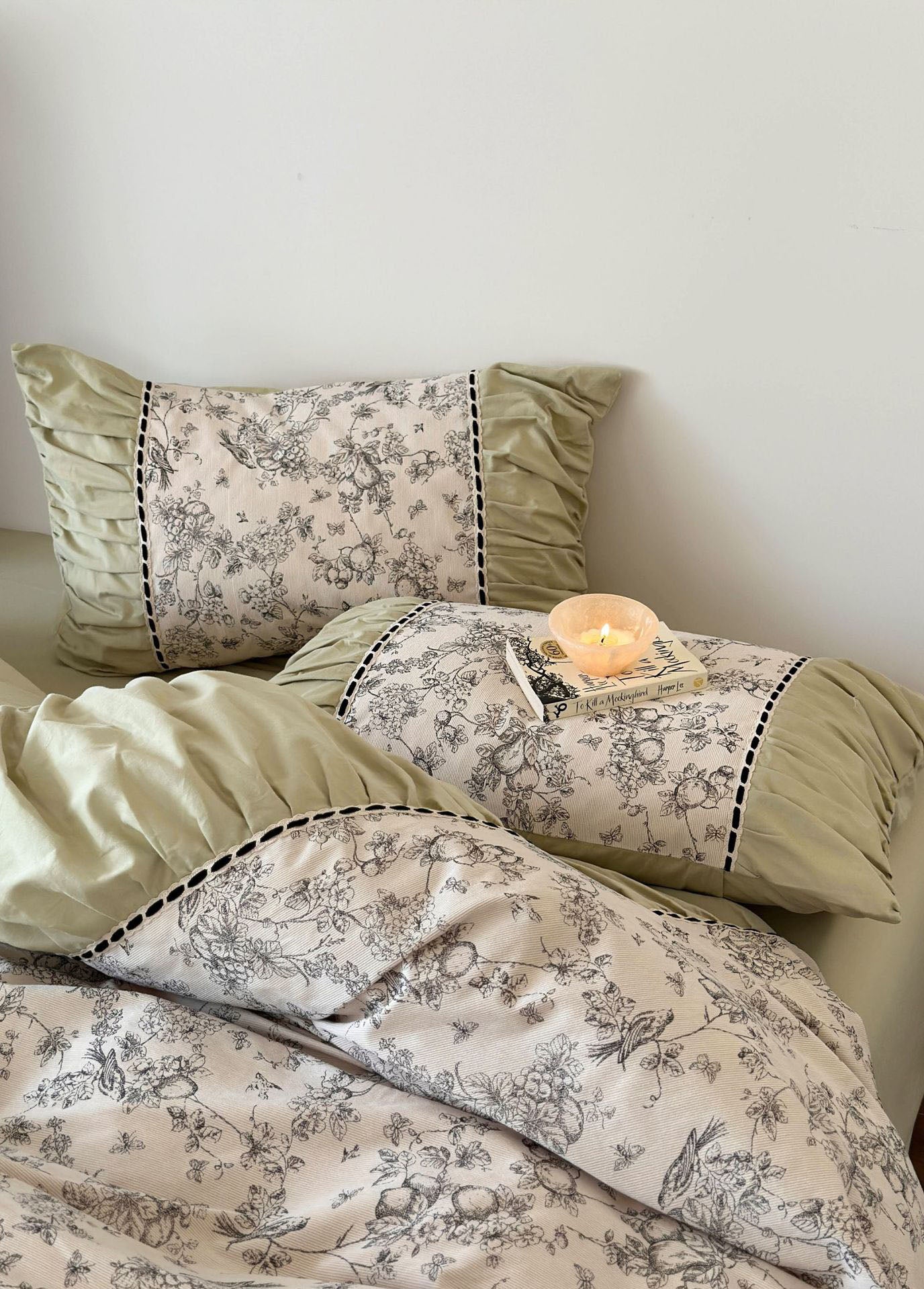 French Black Lace Bedding Set / Pink