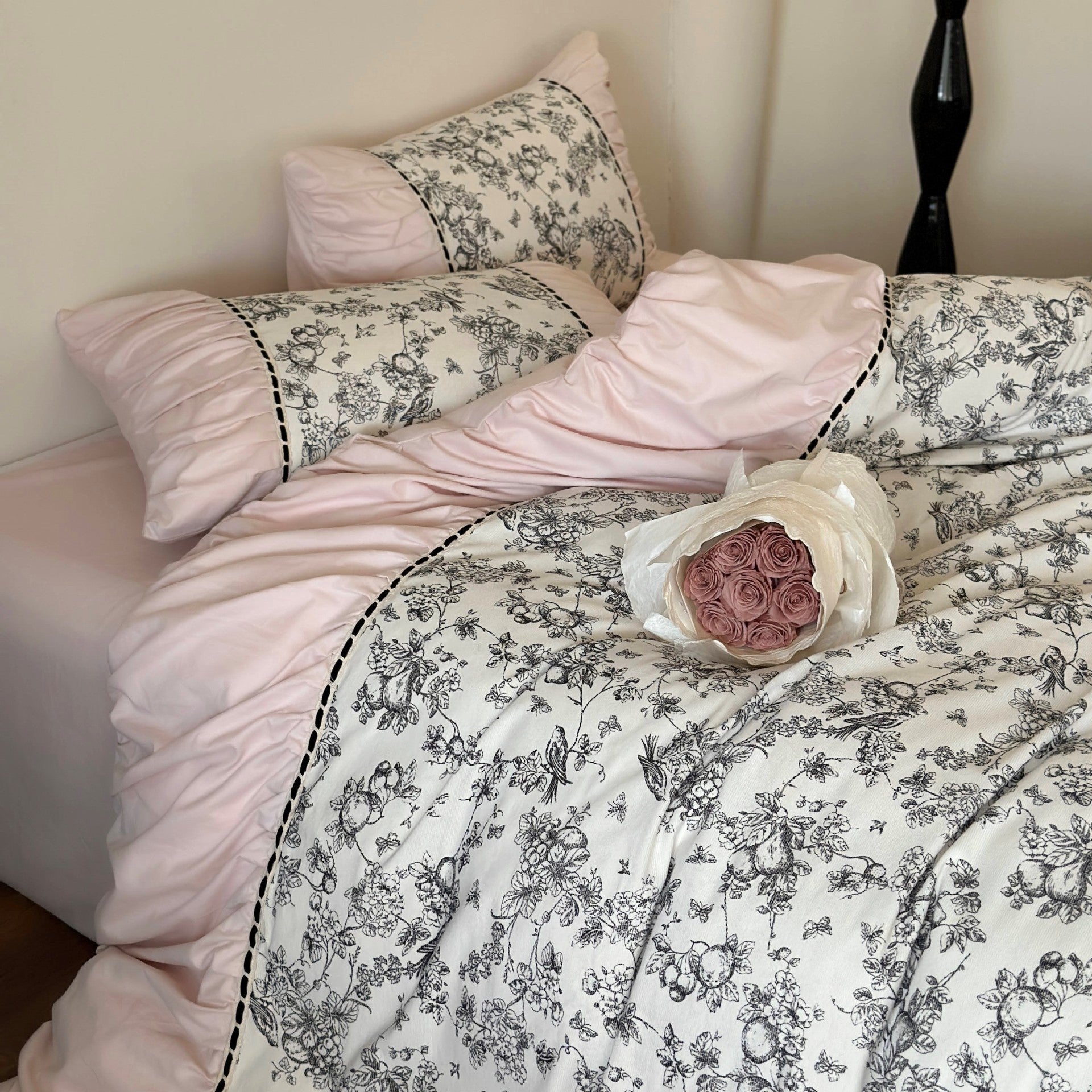 French Black Lace Bedding Set / Pink