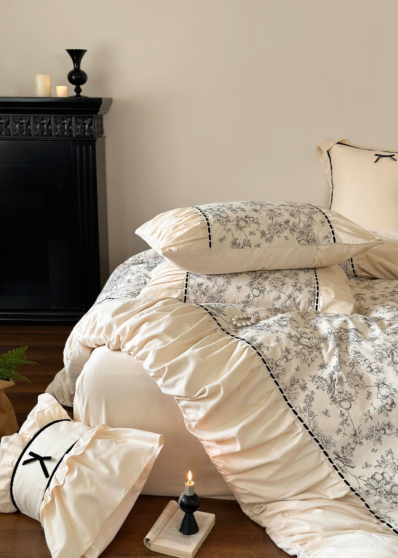 French Black Lace Bedding Set / Pink