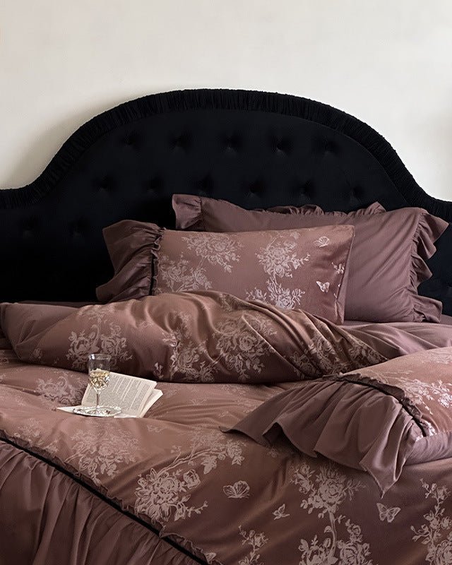 Jacquard Gilded Velvet Ruffled Bedding Set / Pink