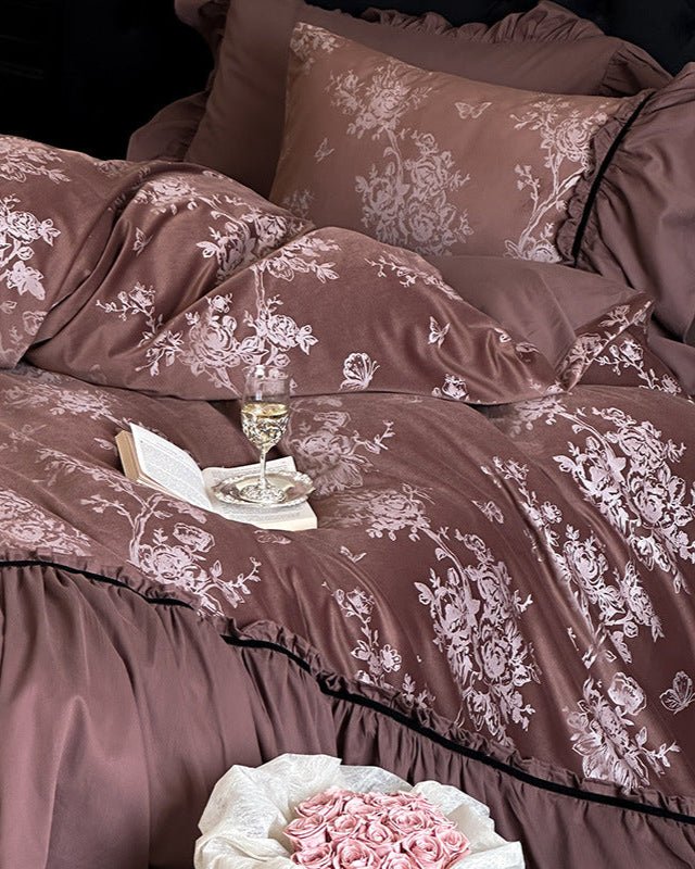 Jacquard Gilded Velvet Ruffled Bedding Set / Pink