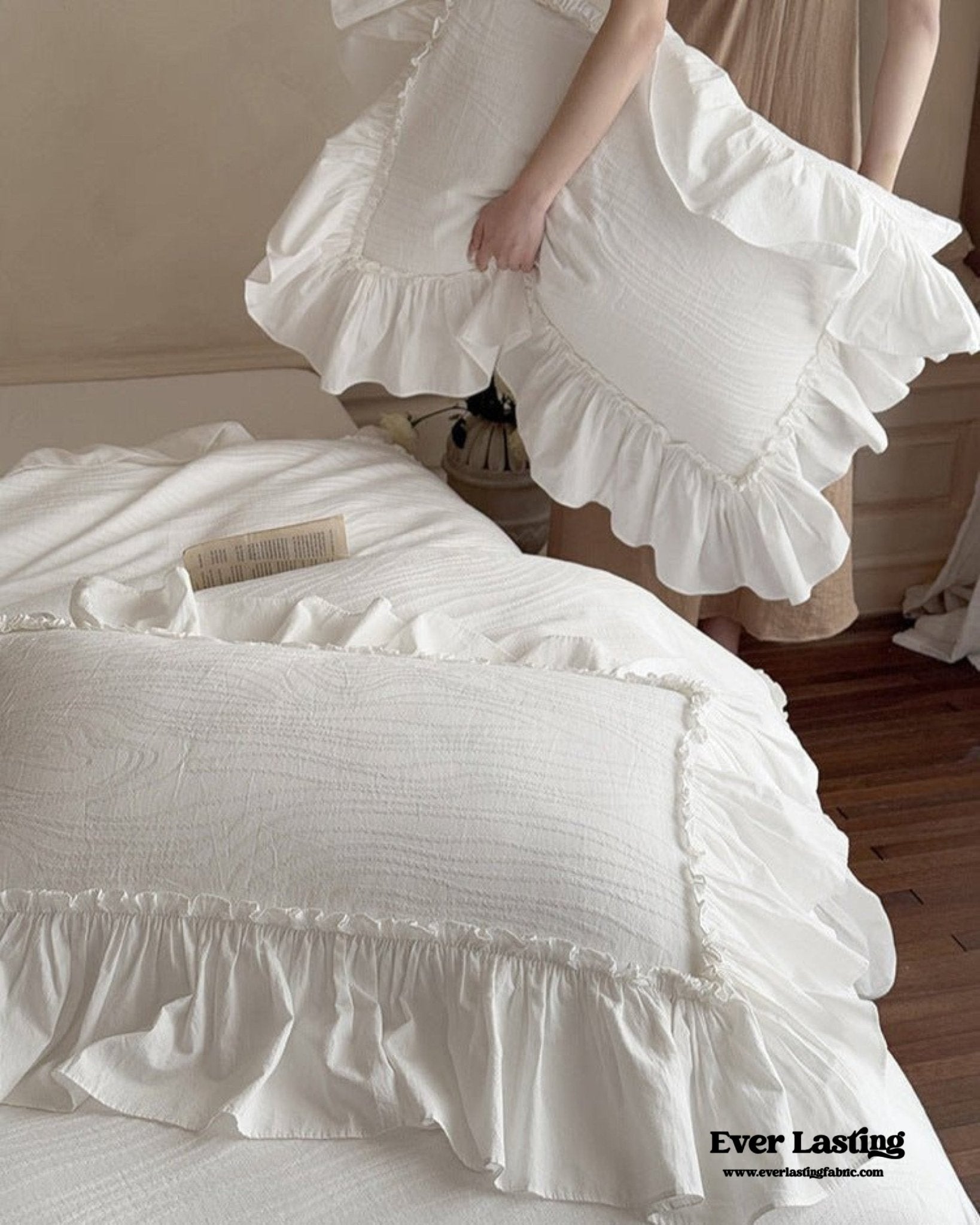 Jasmine White Ruffled Jacquard Bedding Set