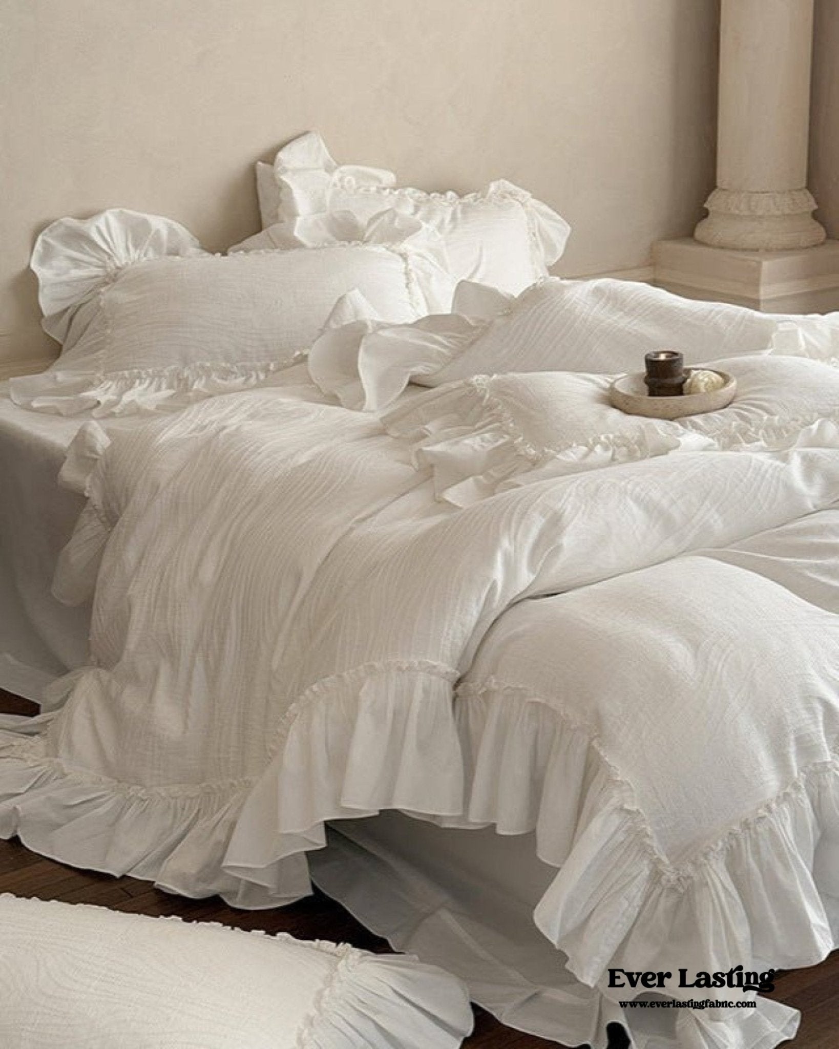 Jasmine White Ruffled Jacquard Bedding Set