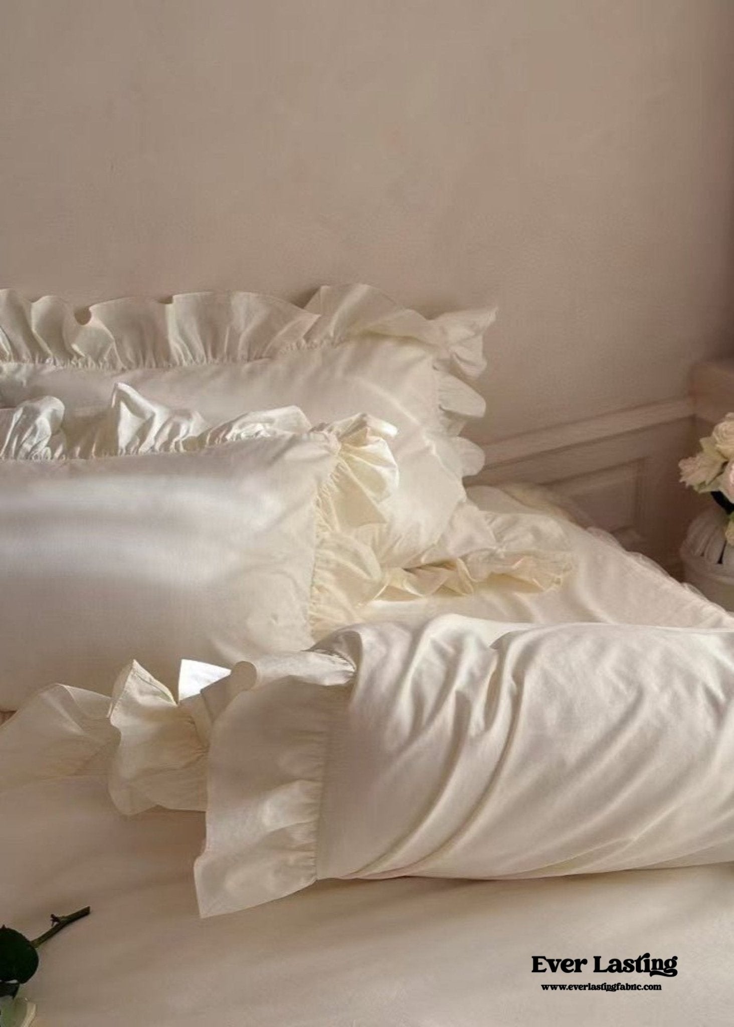 Lacey Lace Ruffle Washed Cotton Bedding Set / White