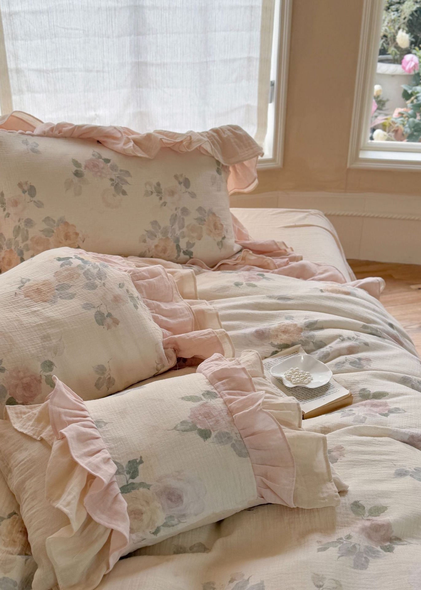 Millie Lace Ruffle Floral Bedding Set / Blue