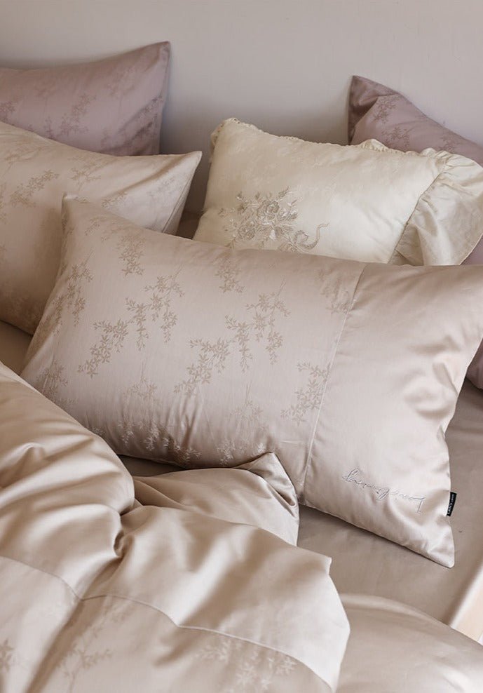 Silky Floral Bedding Set / Snow White