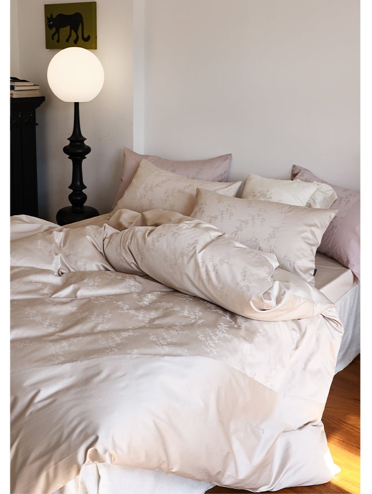 Silky Floral Bedding Set / Snow White