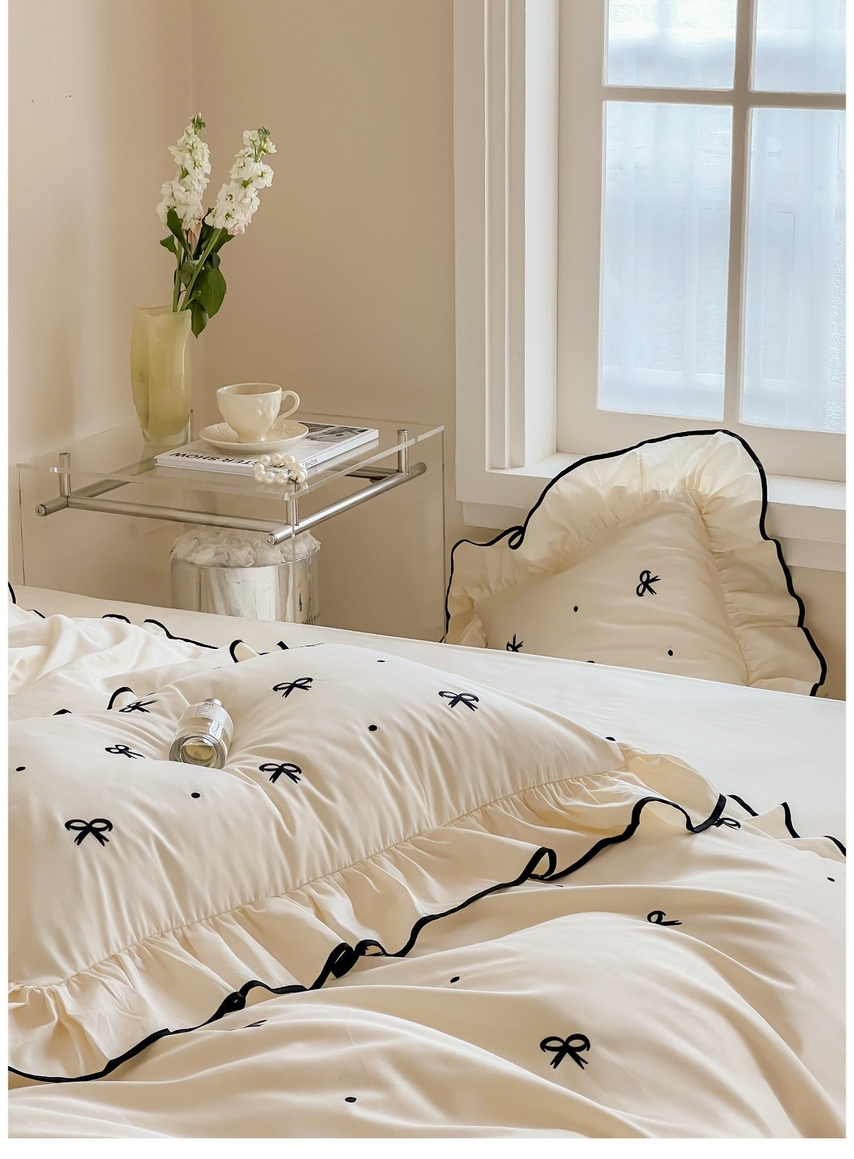 Silky Ribbon Ruffle Bedding Set / Cream White