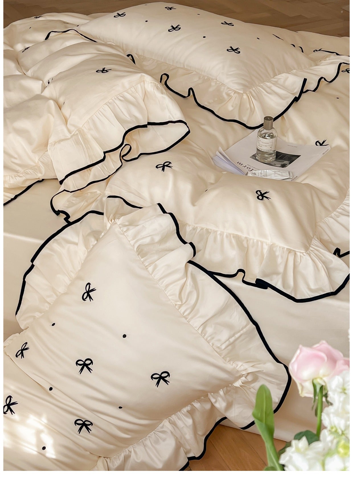 Silky Ribbon Ruffle Bedding Set / Cream White