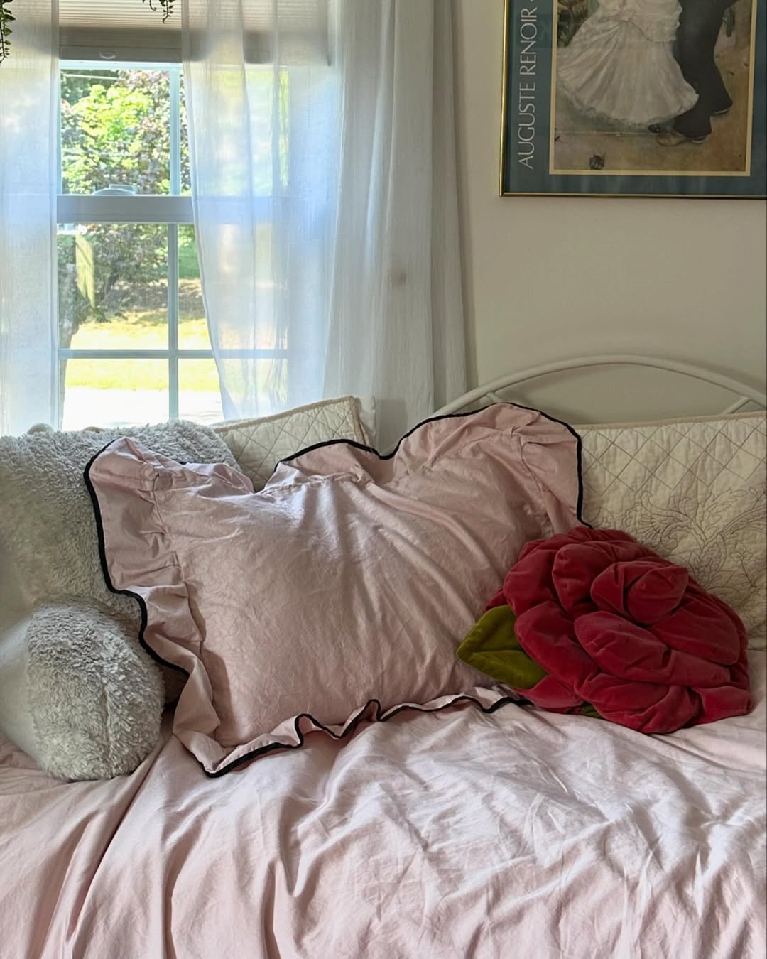 Silky Ruffle Bedding Set / Ivory White
