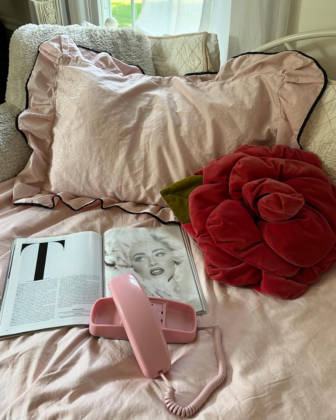 Silky Ruffle Bedding Set / Rust Pink