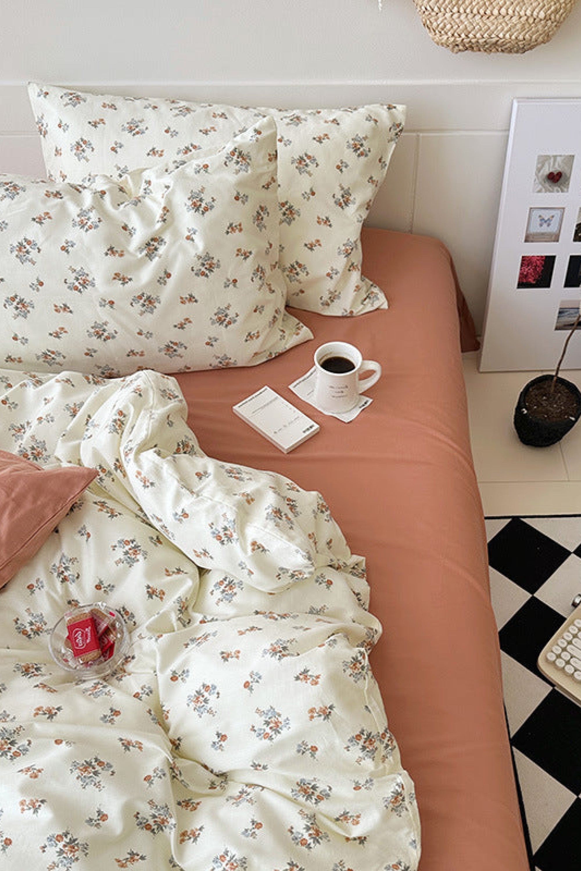Sweet Floral Bedding Set / Cream