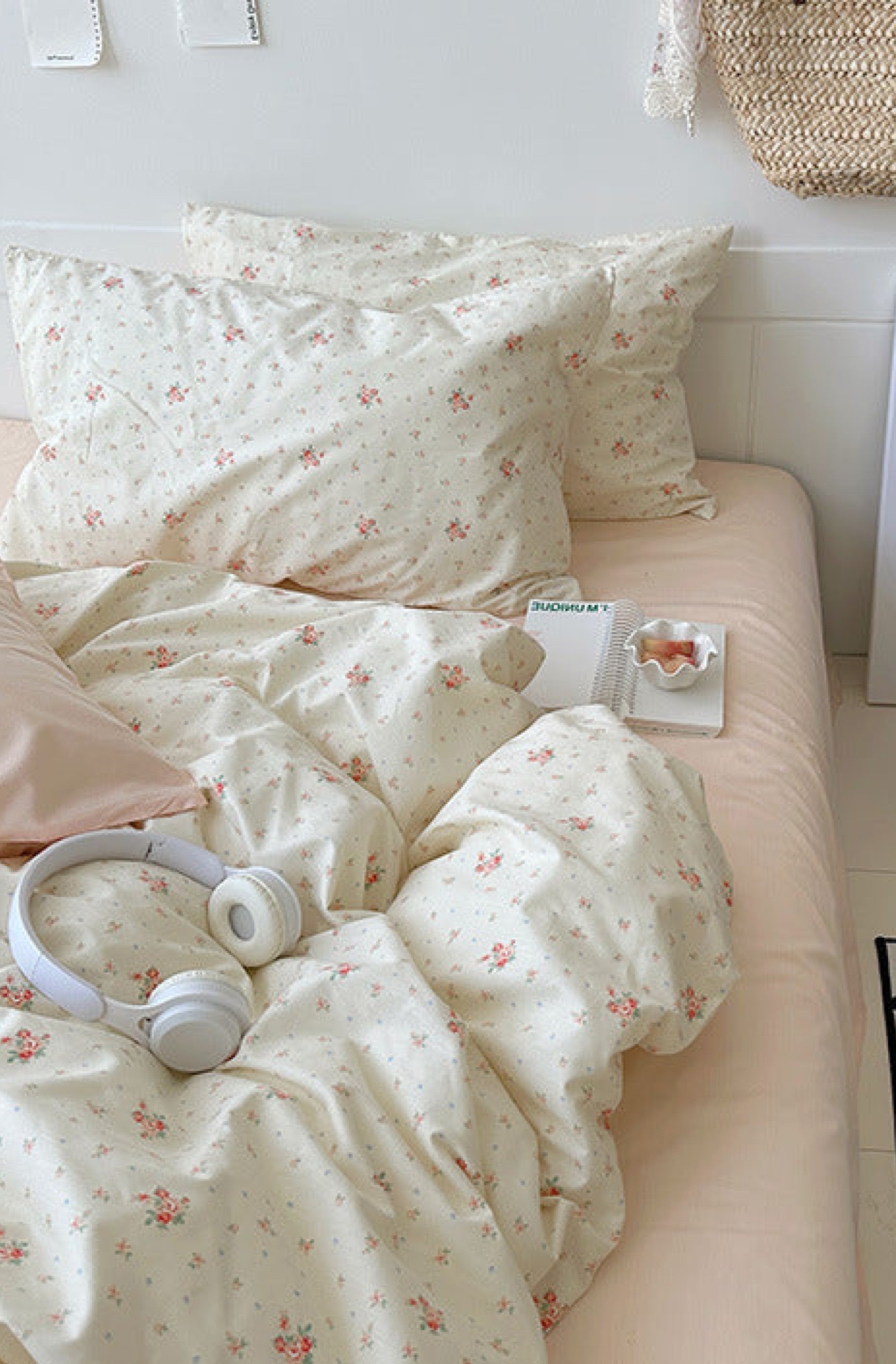 Sweet Floral Bedding Set / Cream