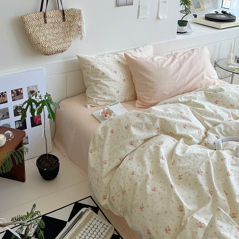 Sweet Floral Bedding Set / Cream