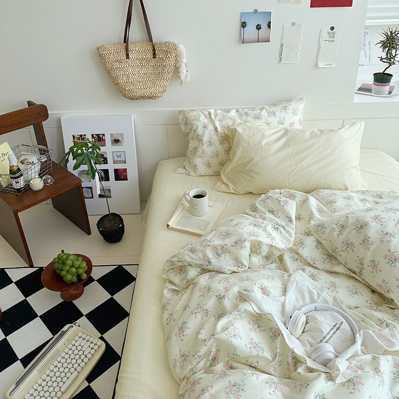 Sweet Floral Bedding Set / Cream