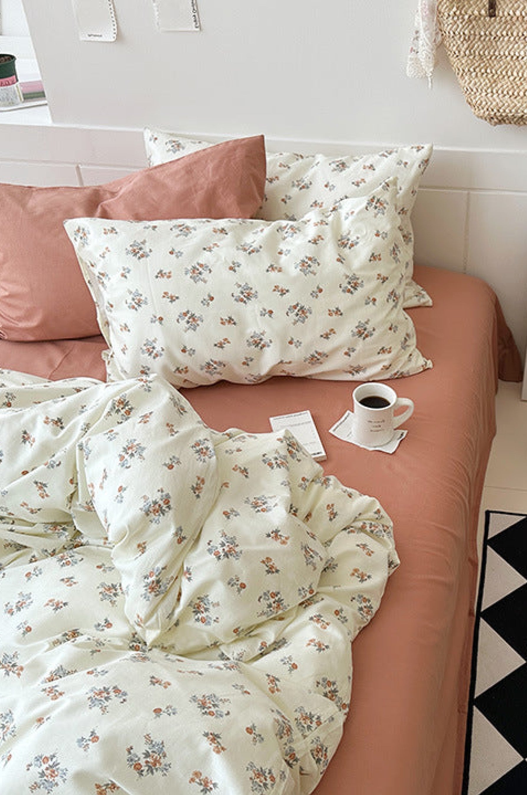 Sweet Floral Bedding Set / Cream