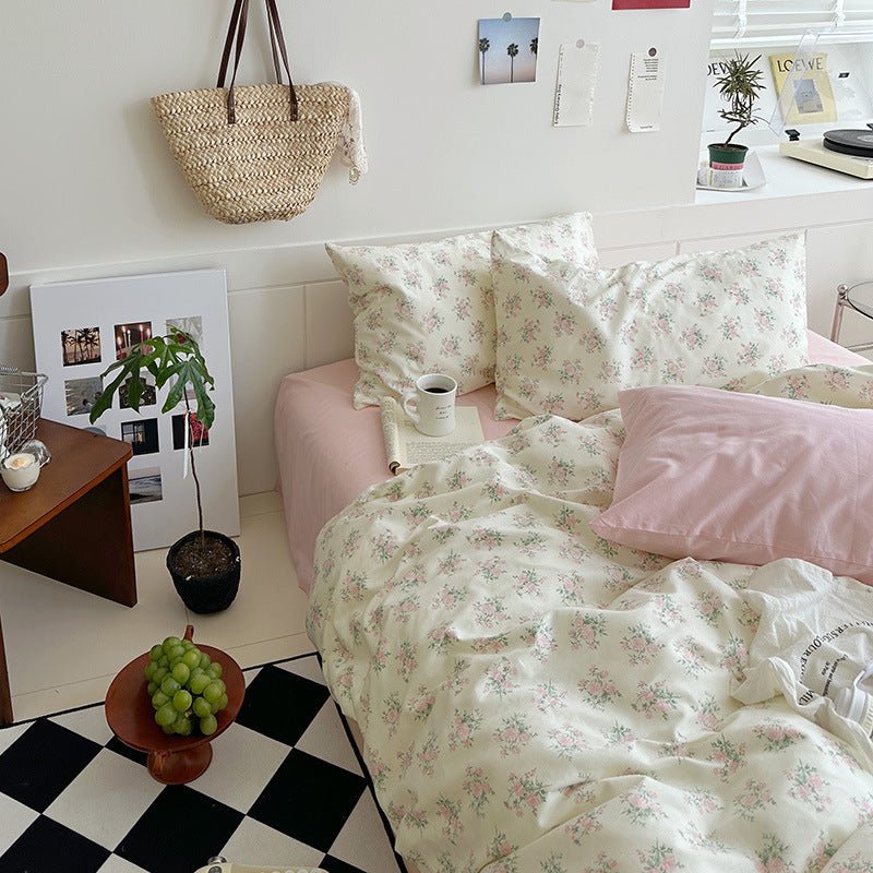 Sweet Floral Bedding Set / Cream