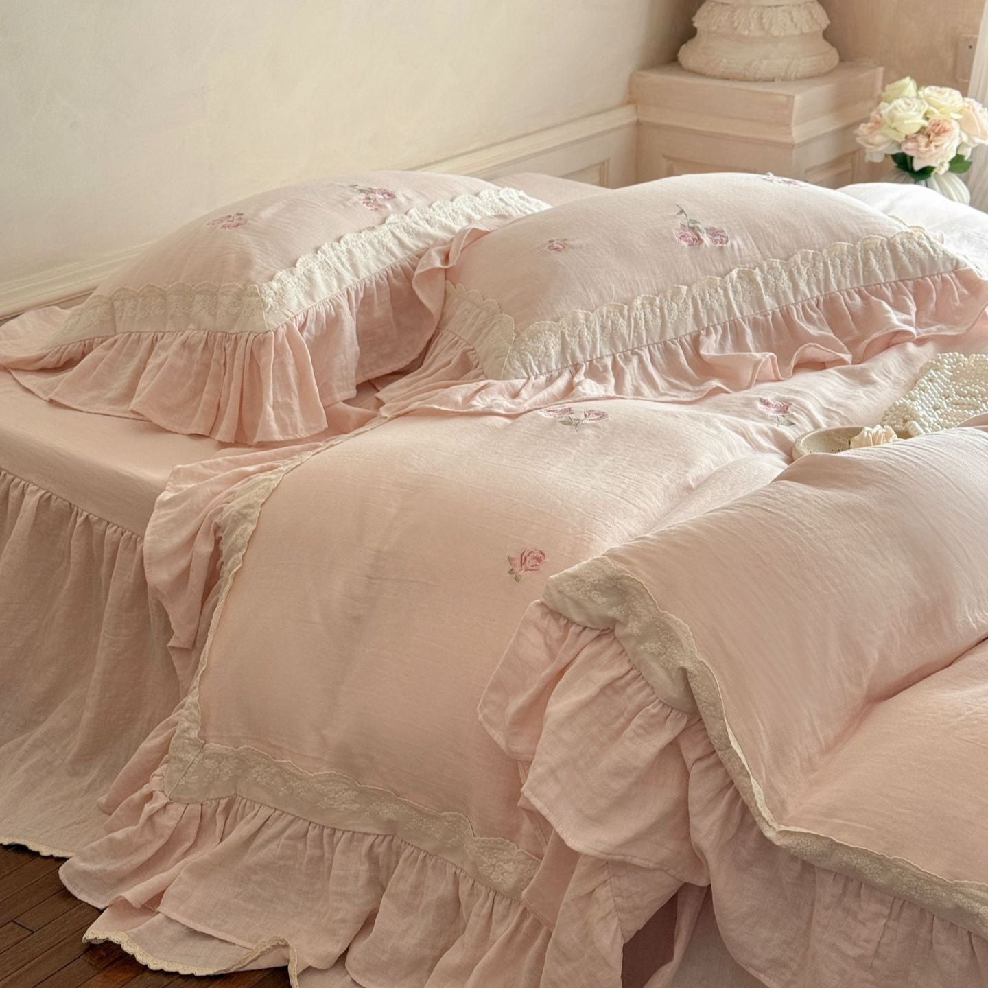 Beatrice Rose Lace Ruffle Bedding Set / Pink