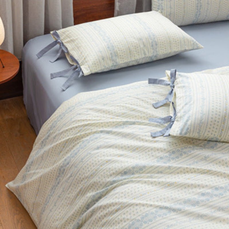Celia Cottage Ribbon Bow Tie Floral Bedding Set / Blue