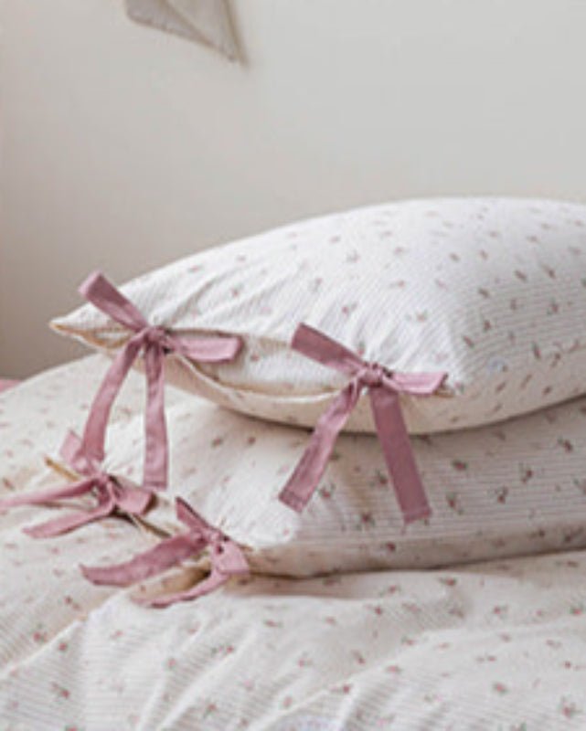 Celia Cottage Ribbon Bow Tie Floral Bedding Set / Blue