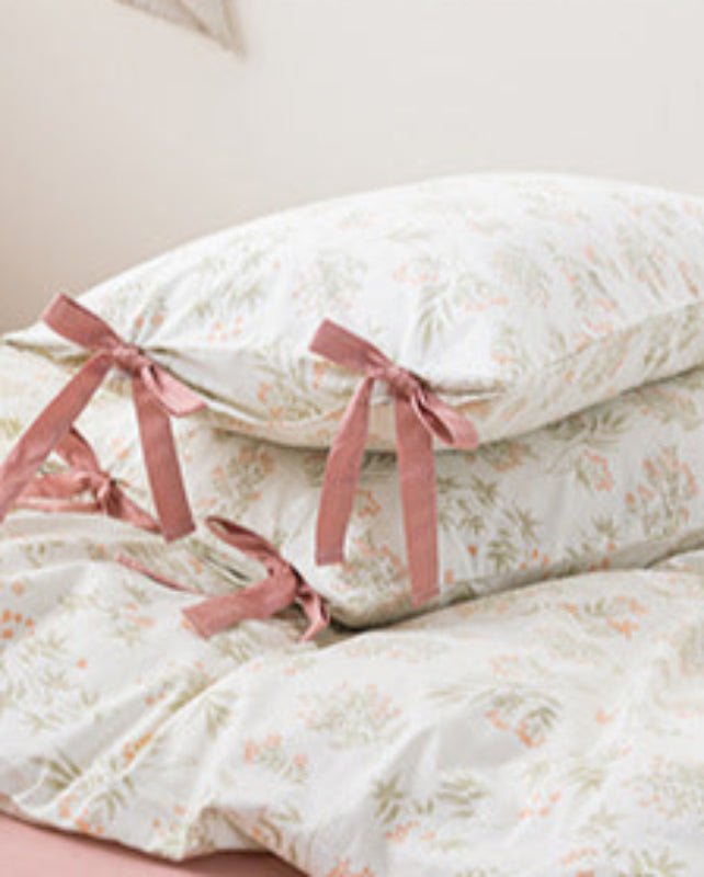 Celia Cottage Ribbon Bow Tie Floral Bedding Set / Blue