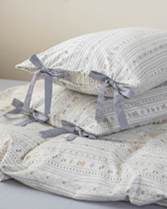 Celia Cottage Ribbon Bow Tie Floral Bedding Set / Purple