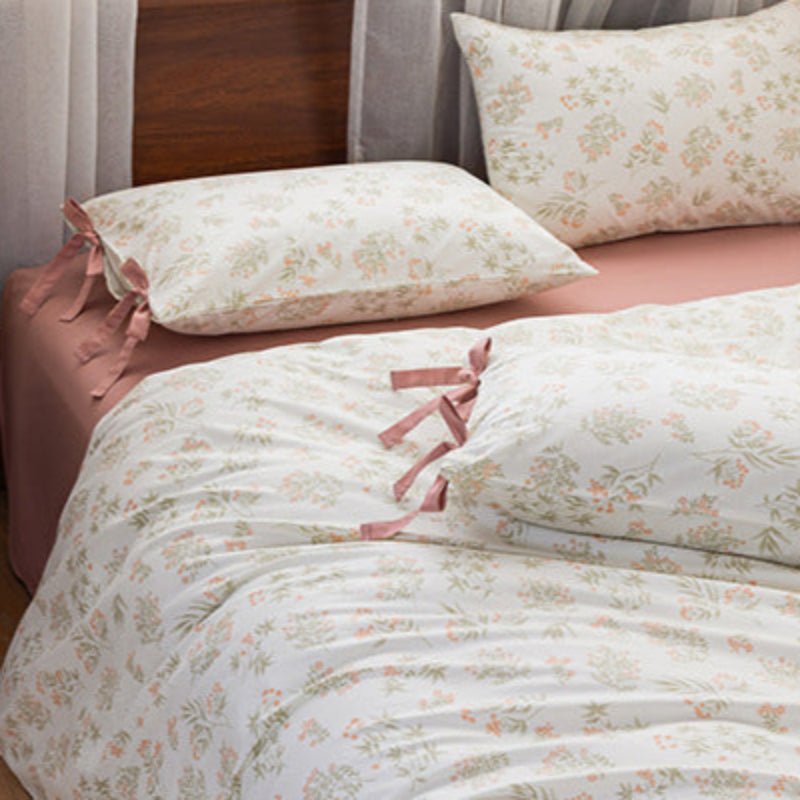 Celia Cottage Ribbon Bow Tie Floral Bedding Set / Purple
