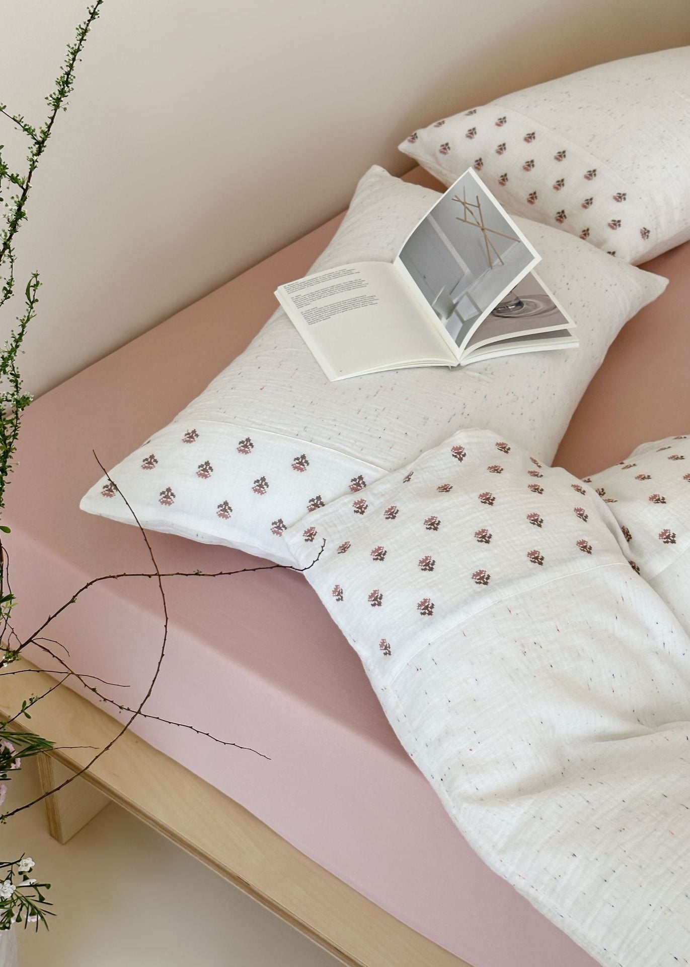 Delilah Floral Double Gauze Bedding Set / White