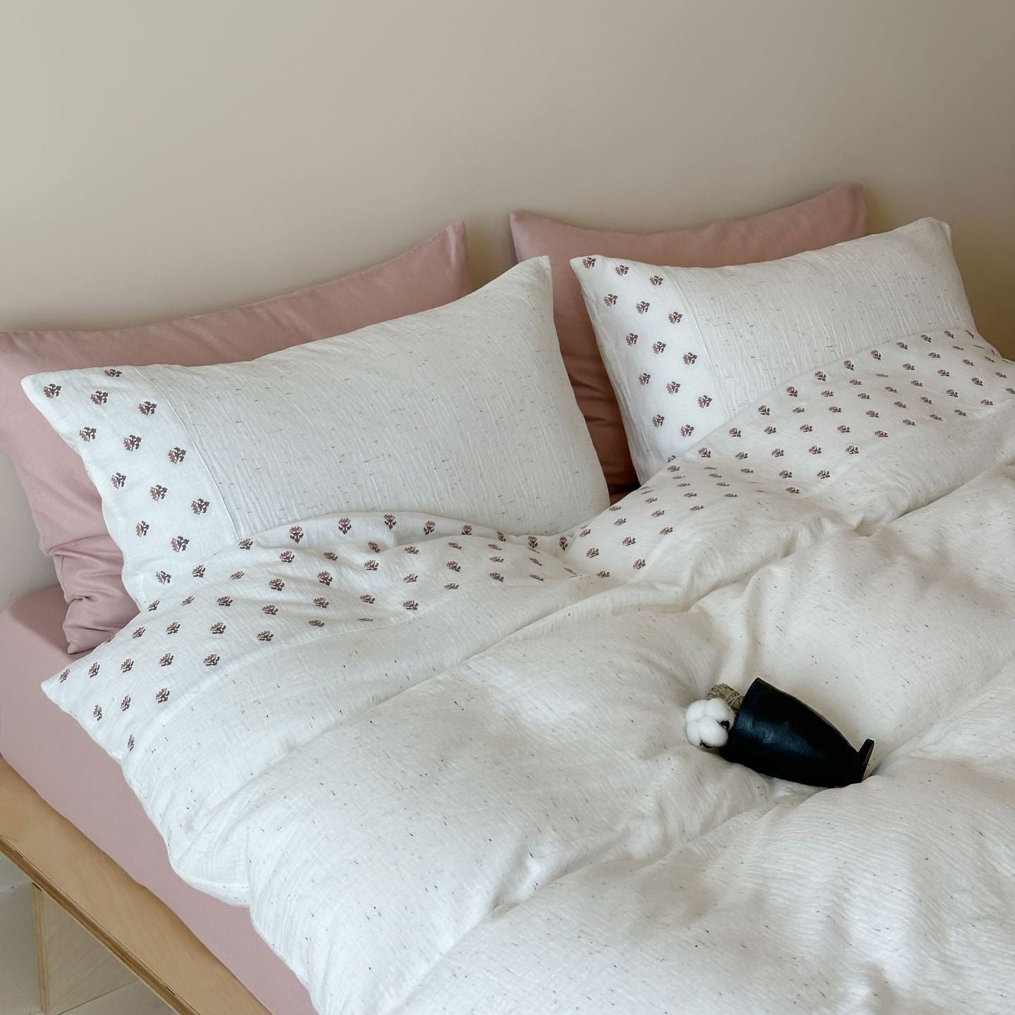 Delilah Floral Double Gauze Bedding Set / White