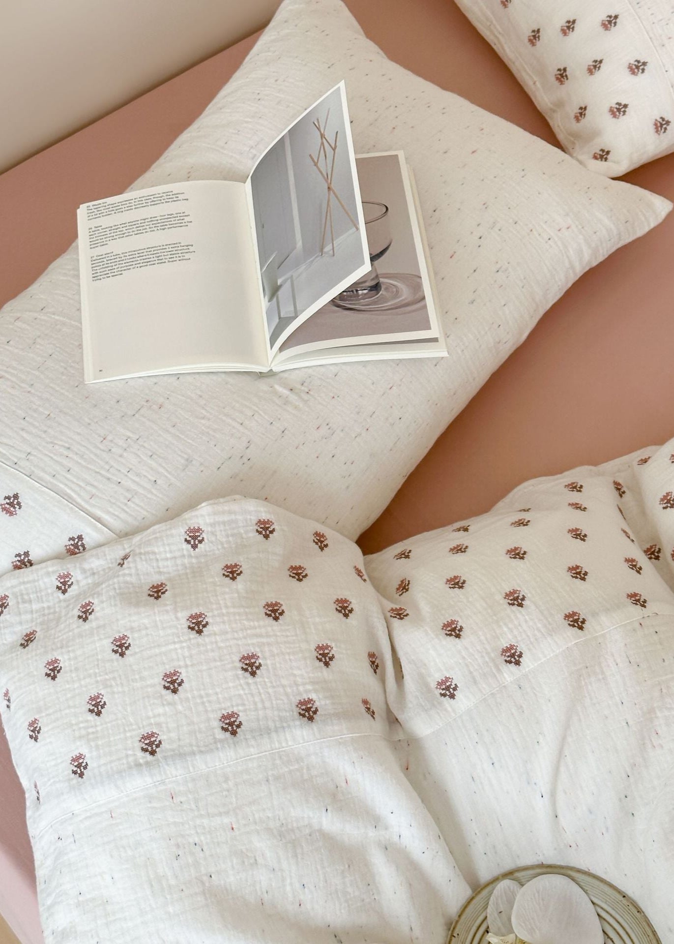 Delilah Floral Double Gauze Bedding Set / White