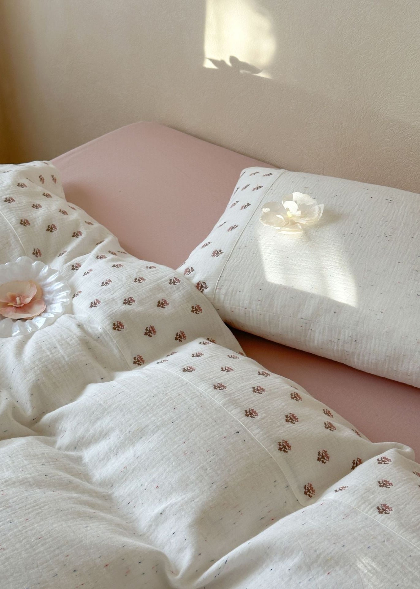 Delilah Floral Double Gauze Bedding Set / White