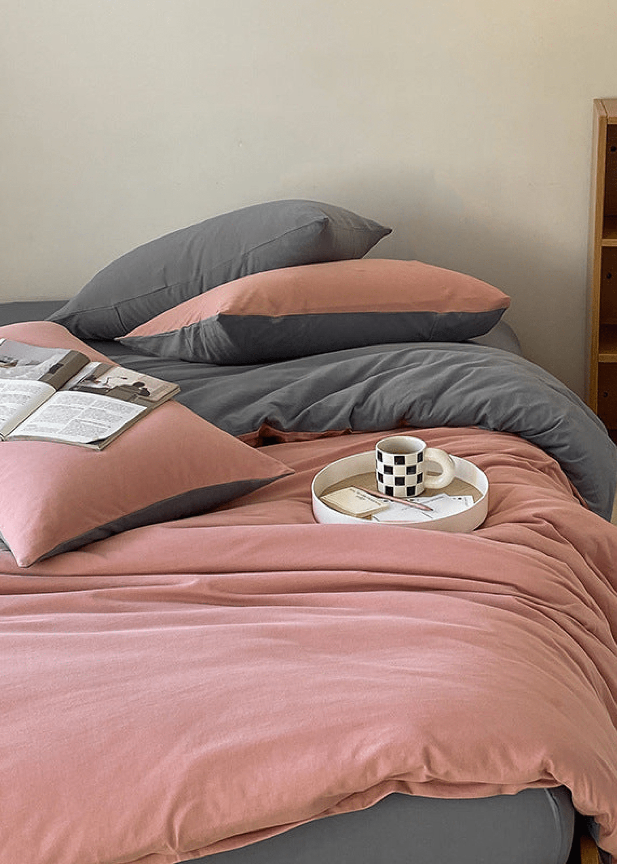 Duo Earth Tone Jersey Knit Bedding Set / White Beige