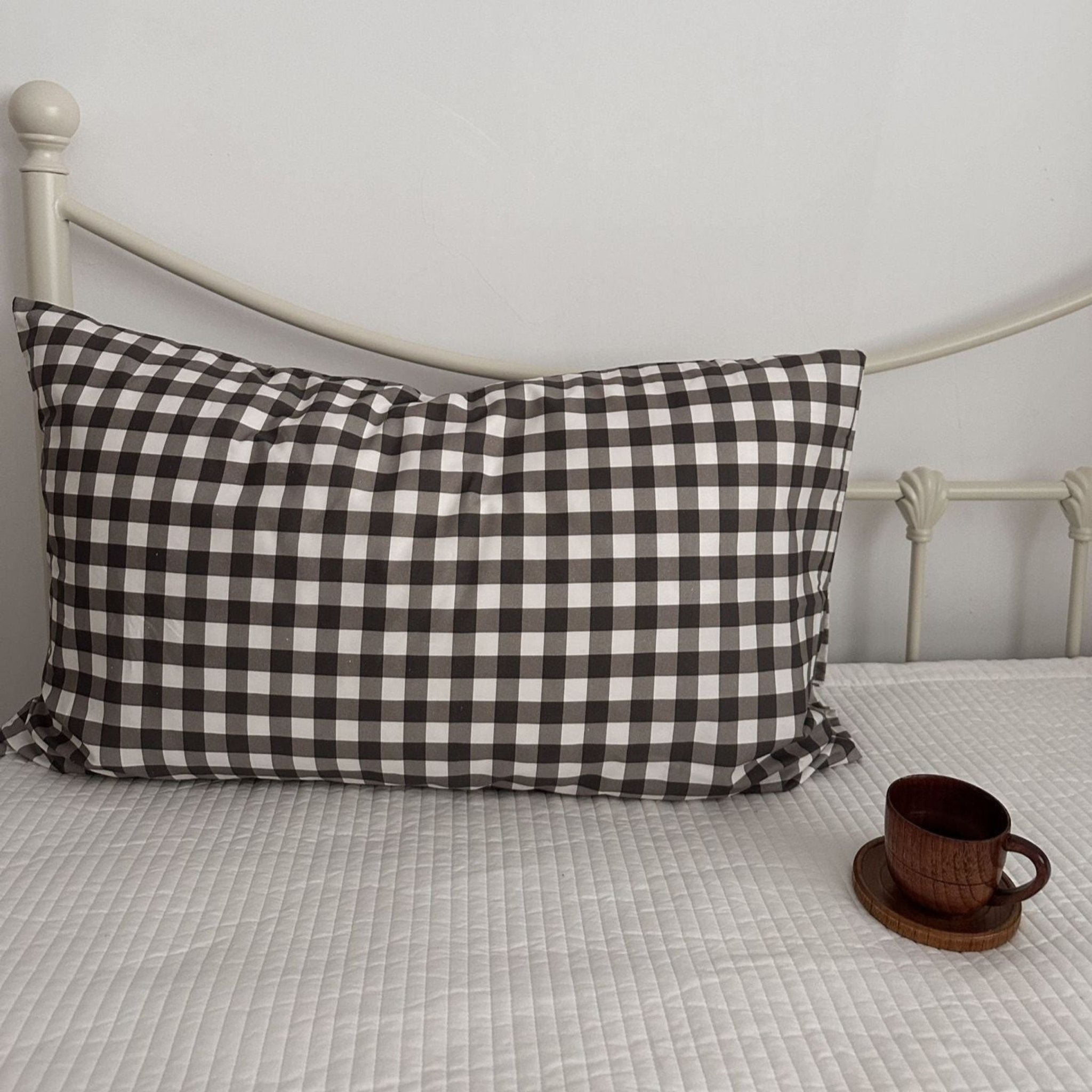 Ella Pure Cotton Pillowcases / Brown