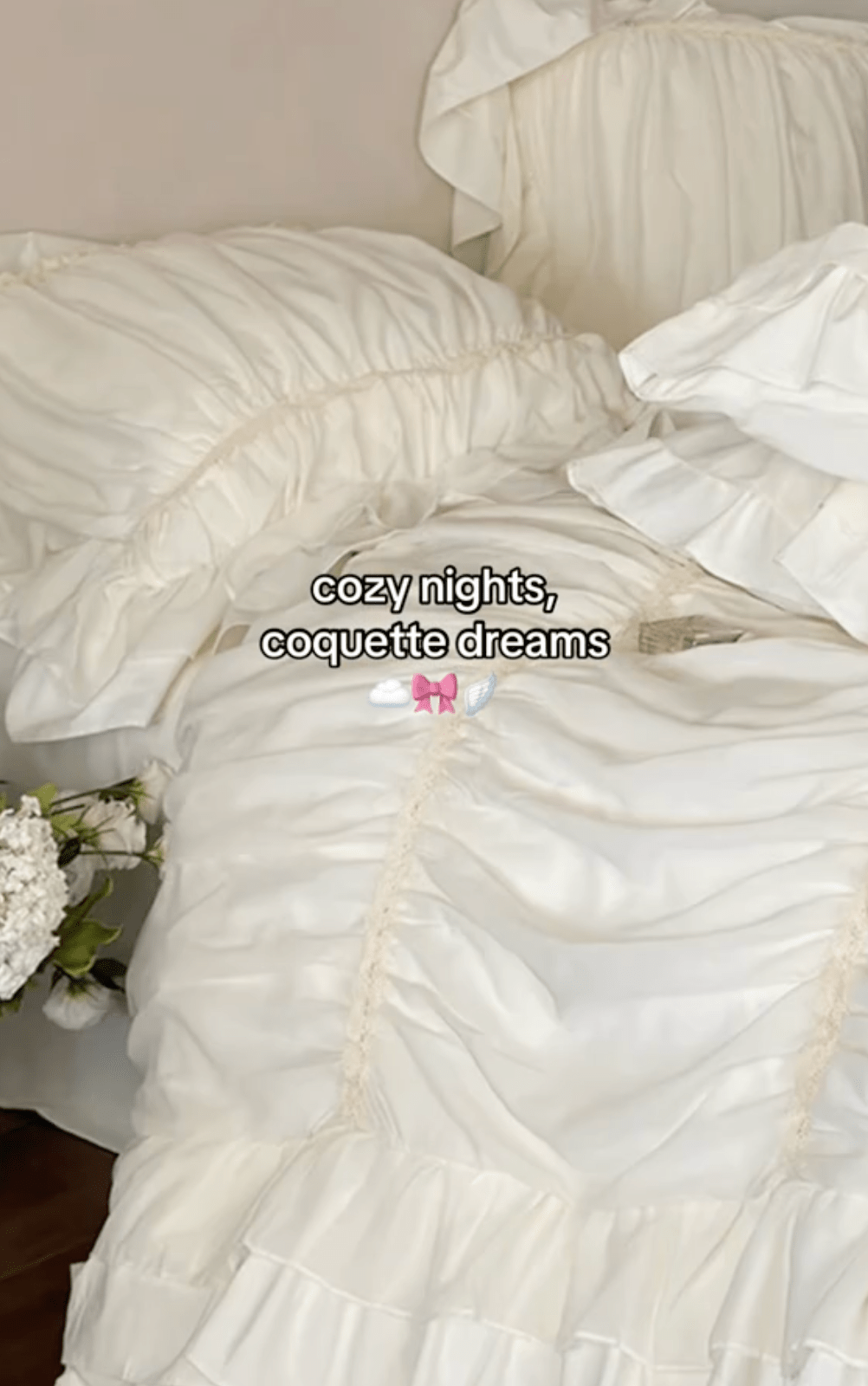 Élodie Silky Coquette Ruffled Bedding Set / Beige