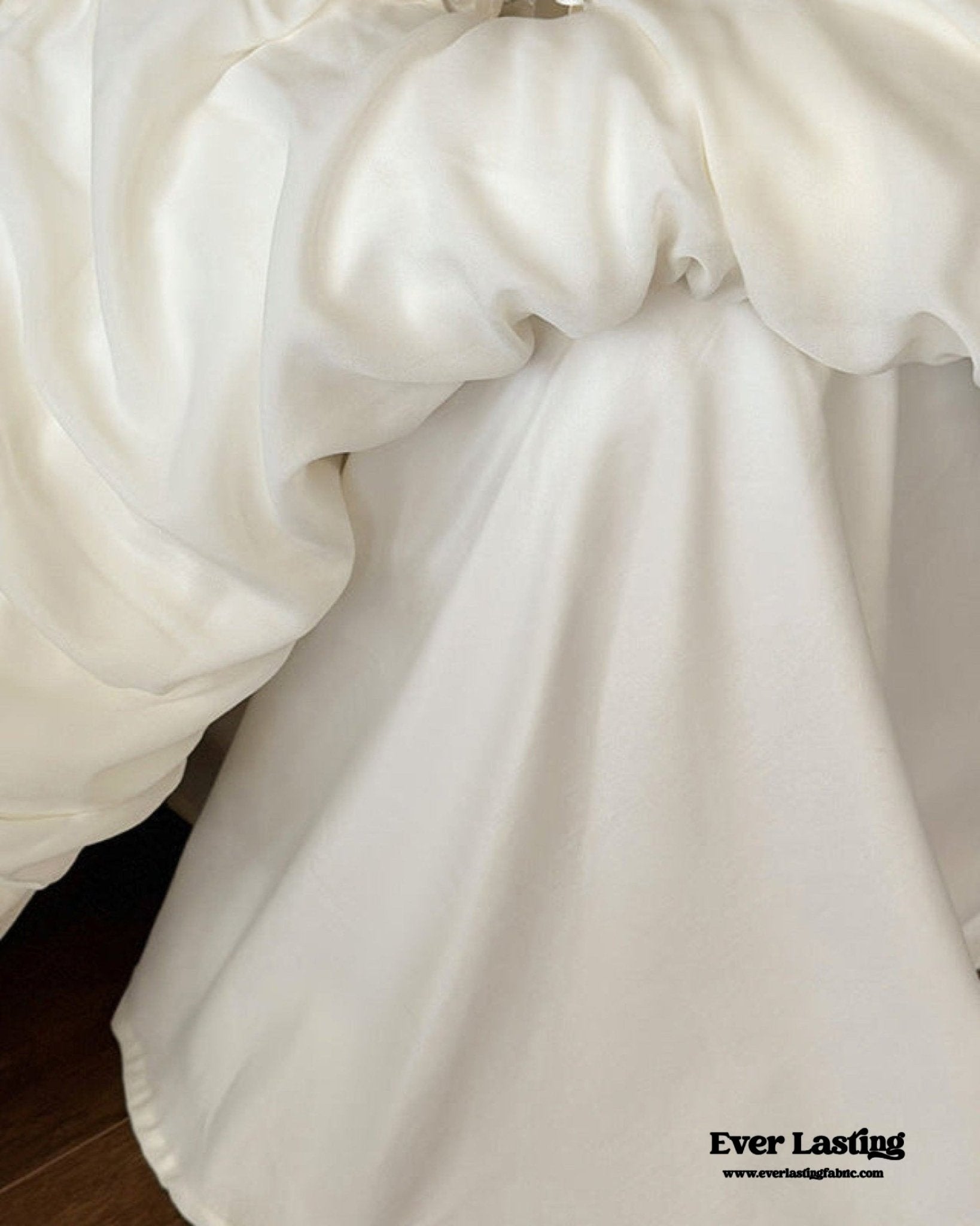 Élodie Silky Coquette Ruffled Bedding Set / White