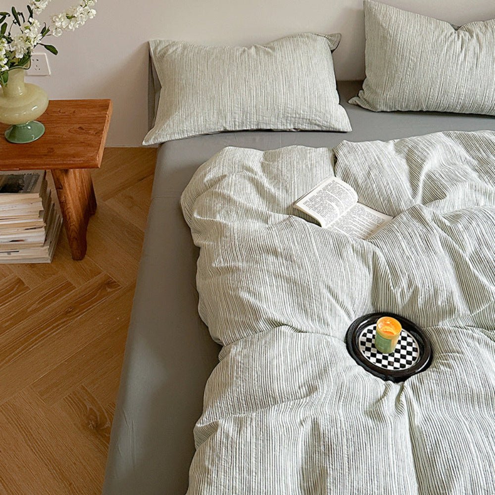 Emma Duo Striped Jacquard Bedding Set / Black