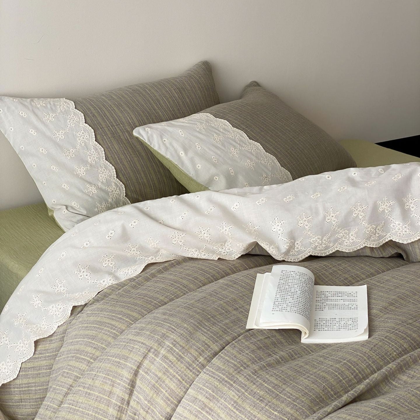 Florence Lace Double Gauze Striped Bedding Set / Brown