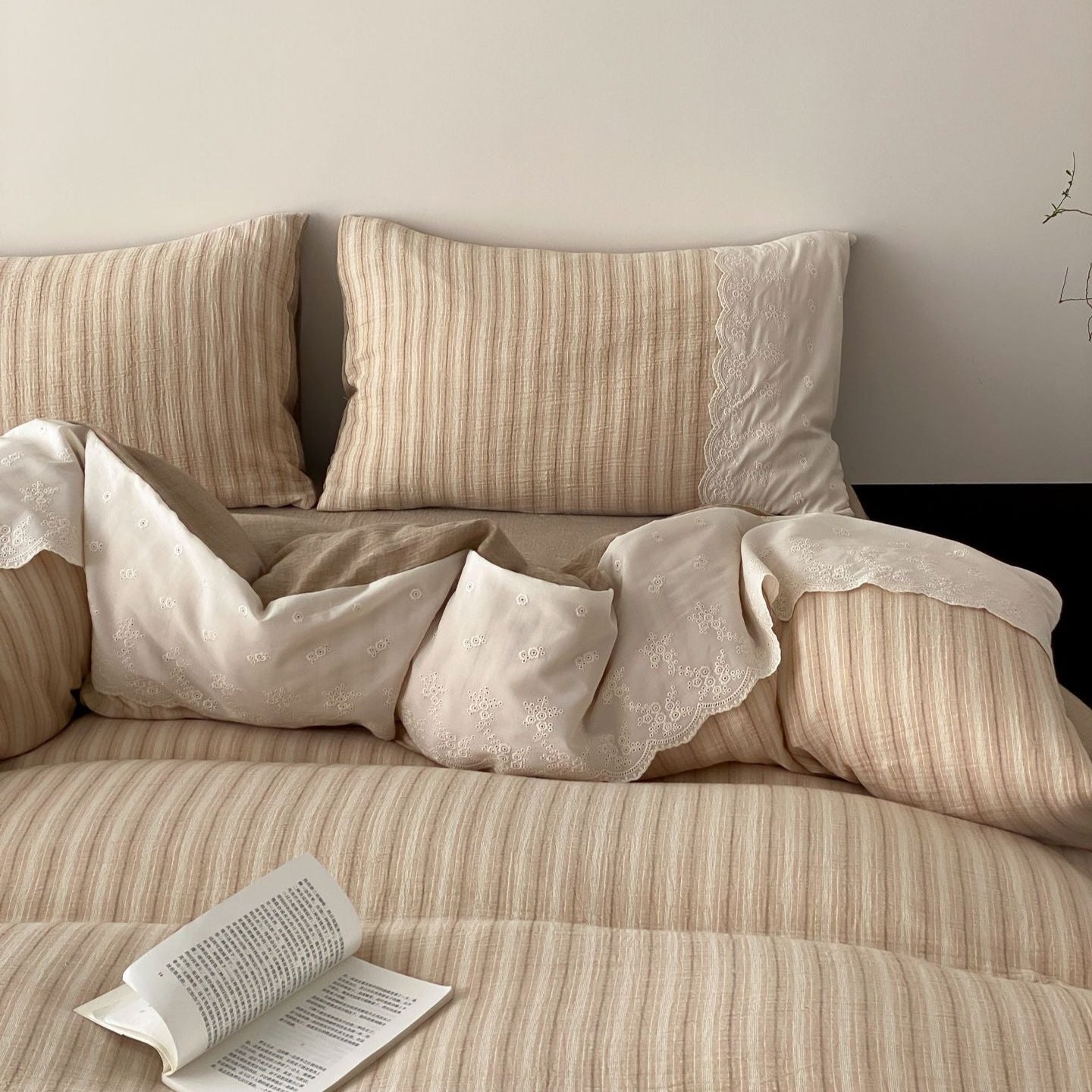 Florence Lace Double Gauze Striped Bedding Set / Beige Brown