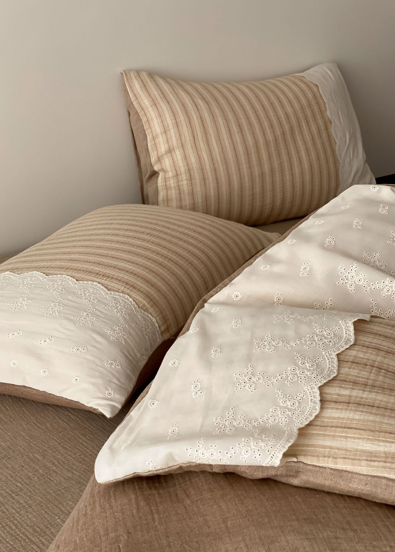 Florence Lace Double Gauze Striped Bedding Set / Brown