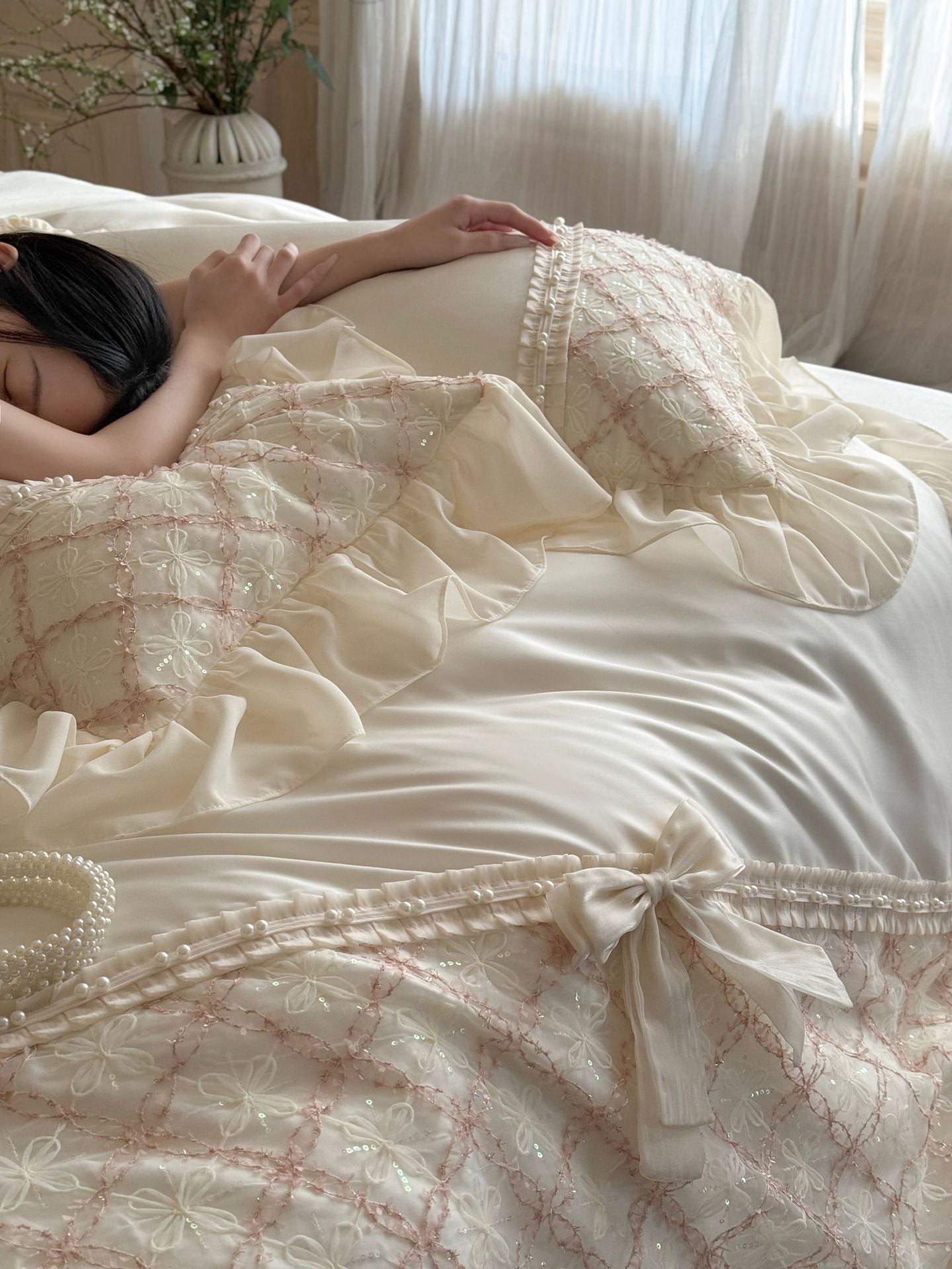Haute Pearl TENCEL™ Bedding Set / White Romance