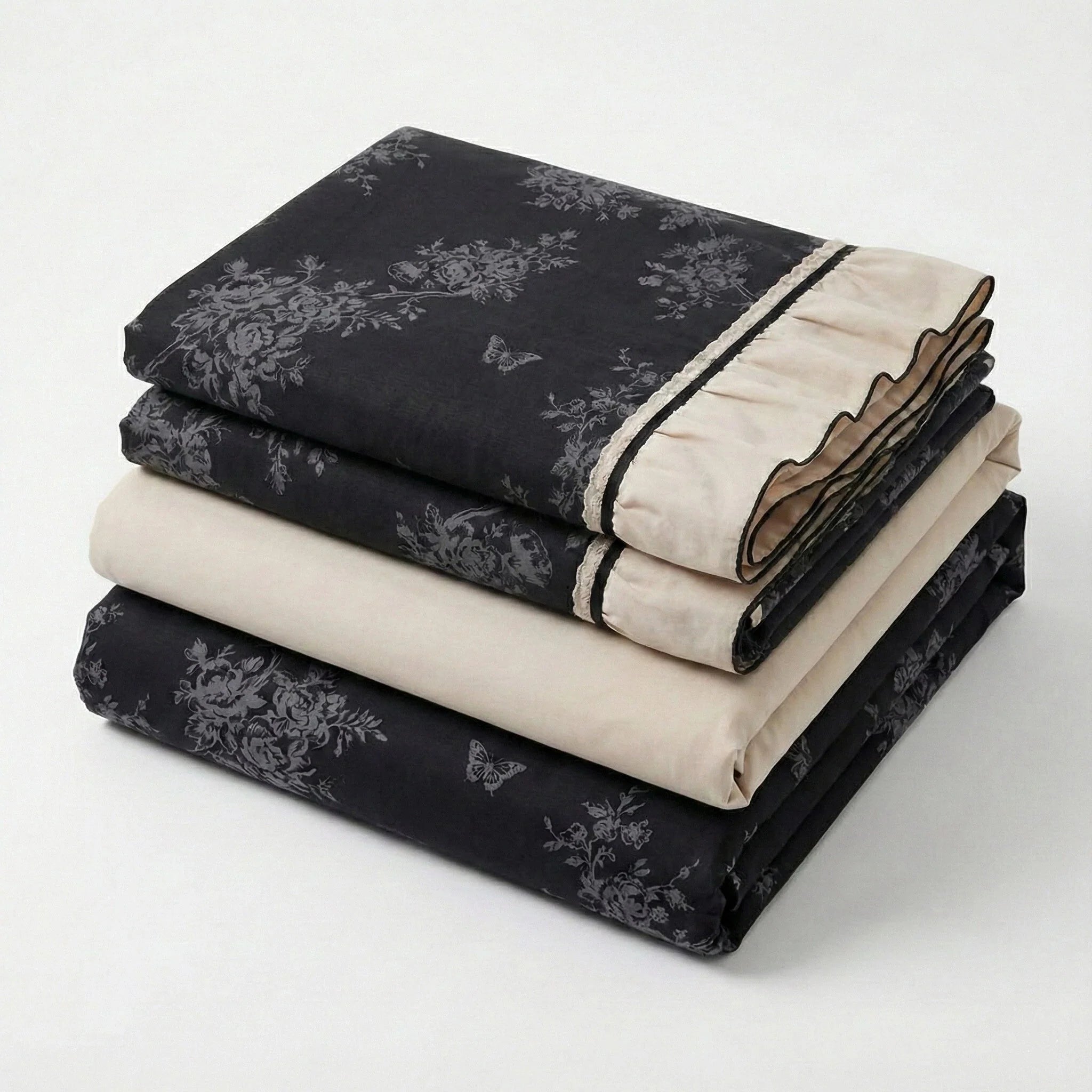 Jacquard Gilded Velvet Ruffled Bedding Set / Black