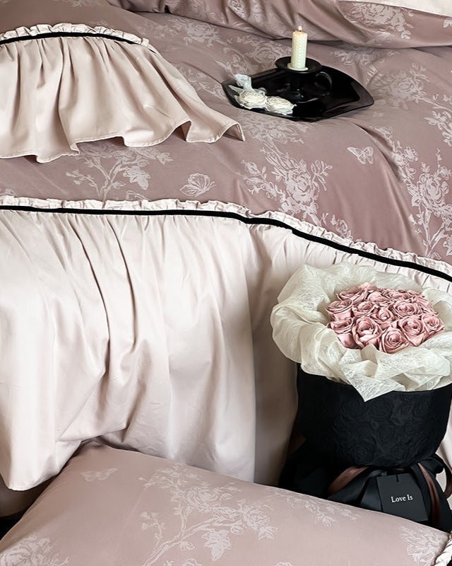 Jacquard Gilded Velvet Ruffled Bedding Set / Pink