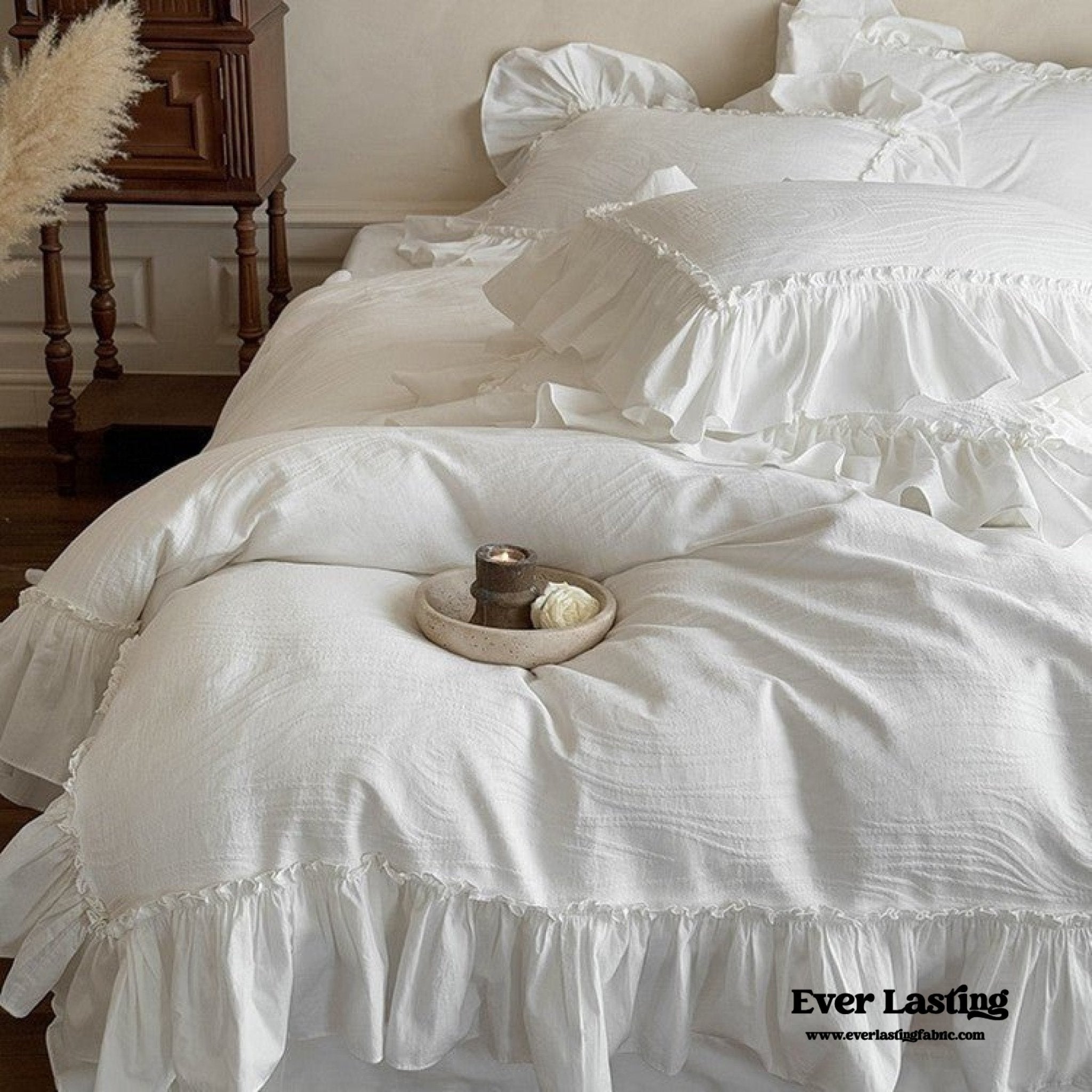 Jasmine White Ruffled Jacquard Bedding Set