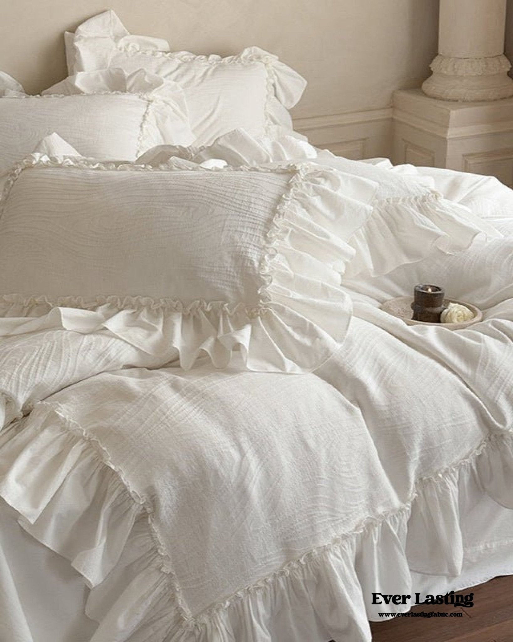 Jasmine White Ruffled Jacquard Bedding Set