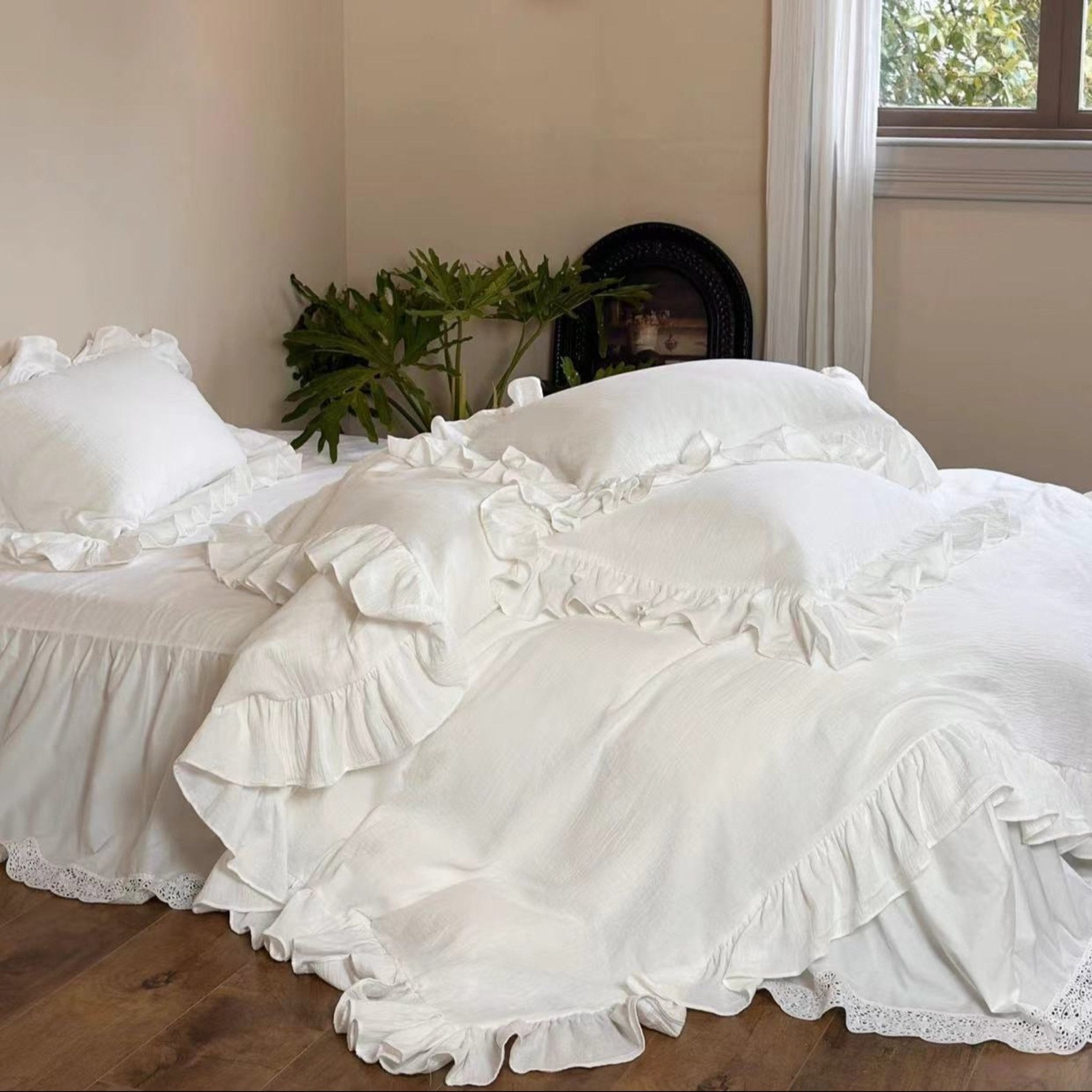 Liliane Elegant Ruffle Double Gauze Bedding Set / Hollow Out