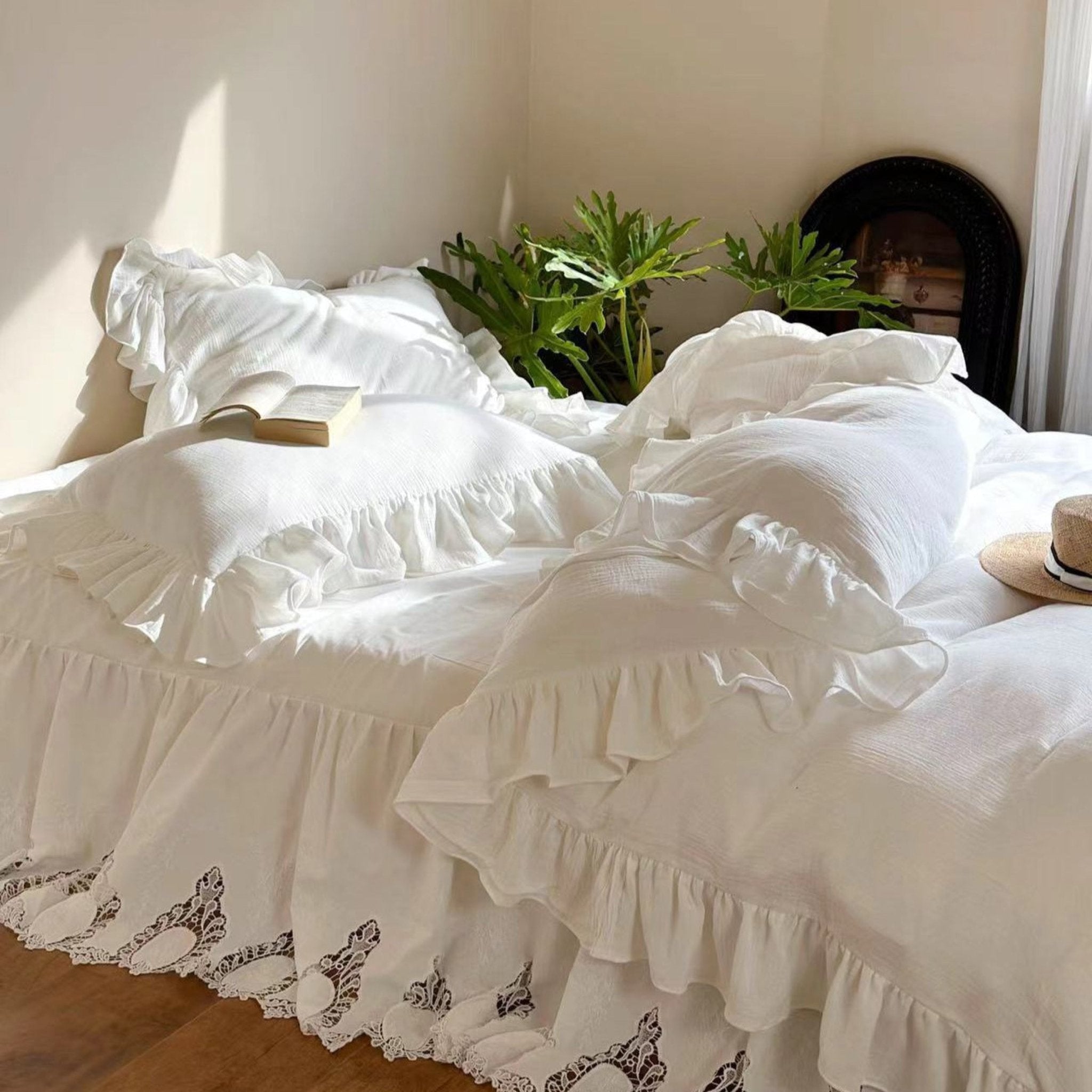 Liliane Elegant Ruffle Double Gauze Bedding Set / Hollow Out