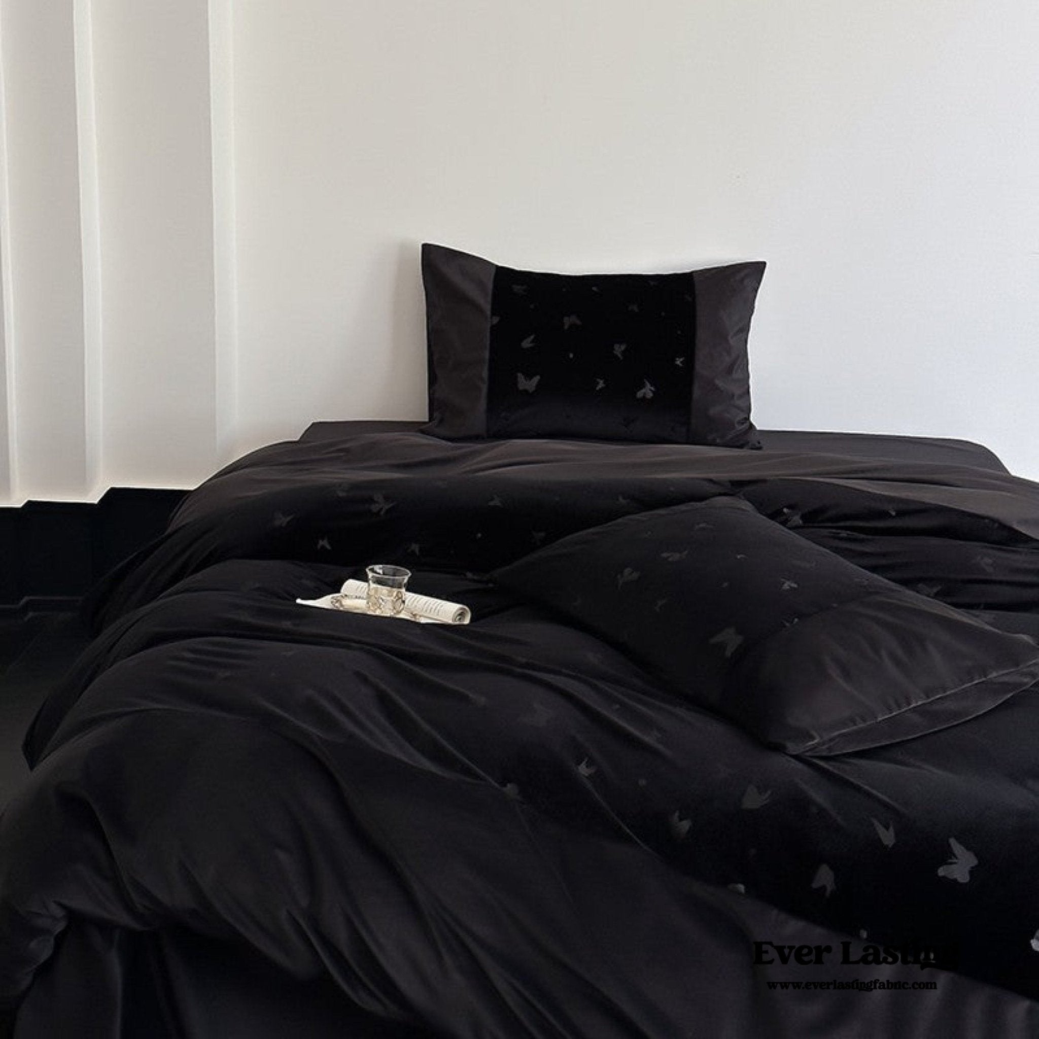 Lilou Velvet Butterfly Bedding Set / Eclipse Black