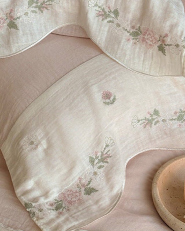 Maeve Floral Double Gauze Bedding Set / Pink