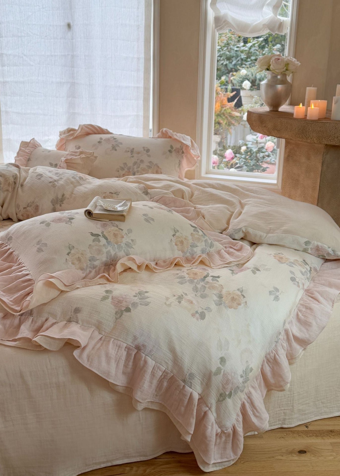 Millie Lace Ruffle Floral Bedding Set / Blue